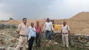 रेत का साम्राज्य ढहाया