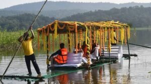 बैंबू राफ्टिंग बारनयापारा अभयारण 